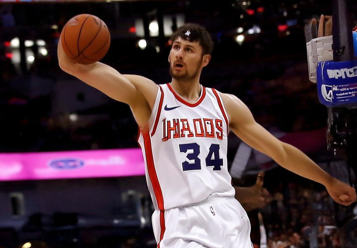 2007年NBA季后赛姚明德隆巅峰对决：火箭VS爵士焦点战回顾(图2)